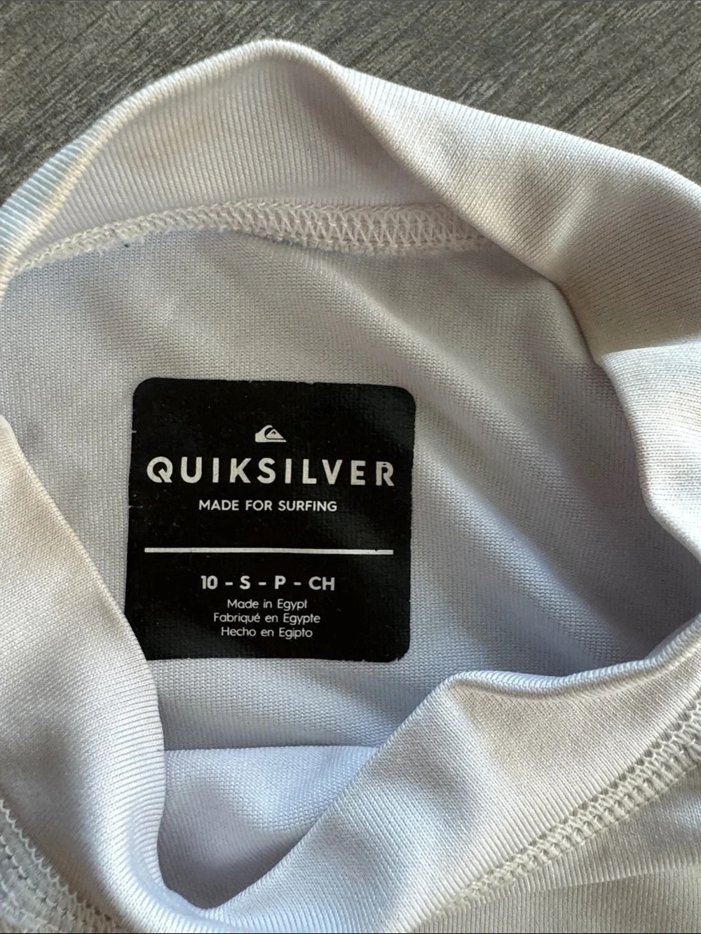 Quiksilver White Short-Sleeve Surf Rash Guard with Black Logo sz 10